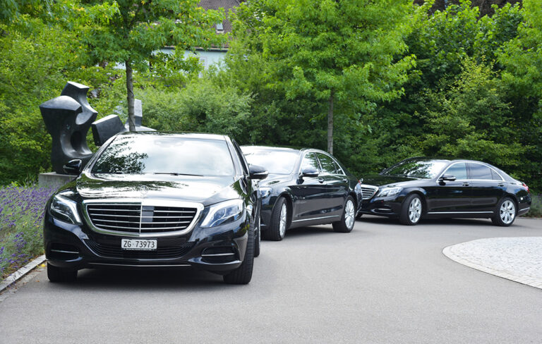 6 Tips For Choosing The Right Luxury Transportation For Your Event