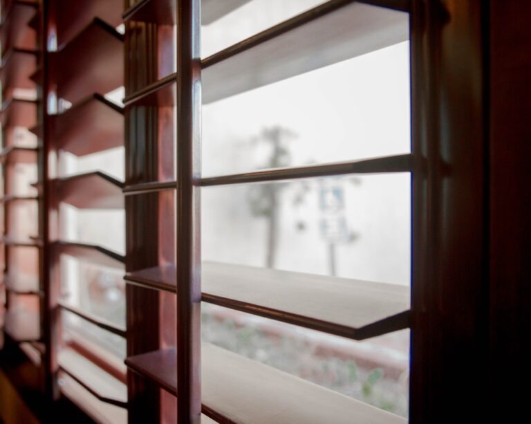 5 Reasons to Choose Window Shutters Instead of Curtains or Blinds