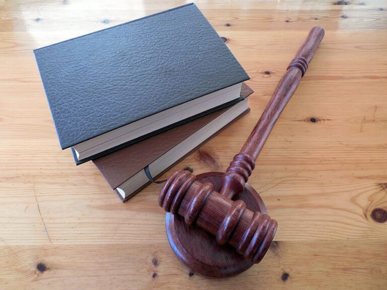 How Do I Know if an Immigration Lawyer Is Legit