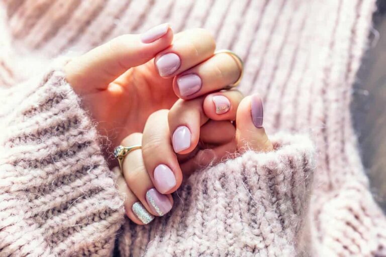 Go Into the Maby App Created by CEO Tran Quang – Natural vs. Acrylic Nails: Advantages and Disadvantages